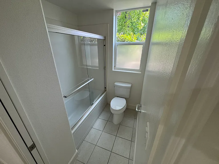 14412 Killion St #102 — Photo 12