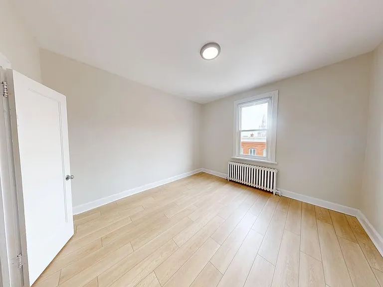 260 1/2 Dalhousie St — Photo 13