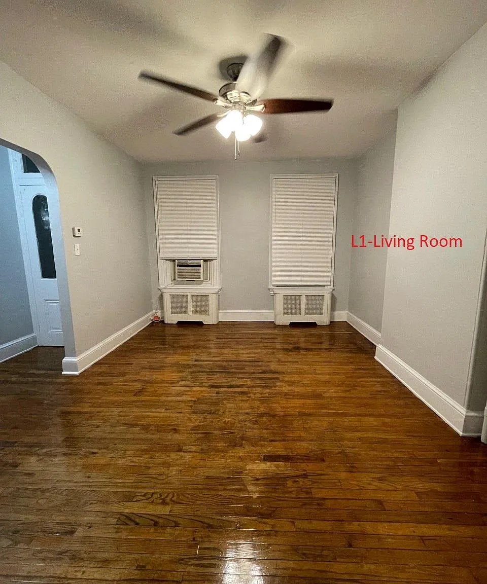 1002 Green St — Photo 3