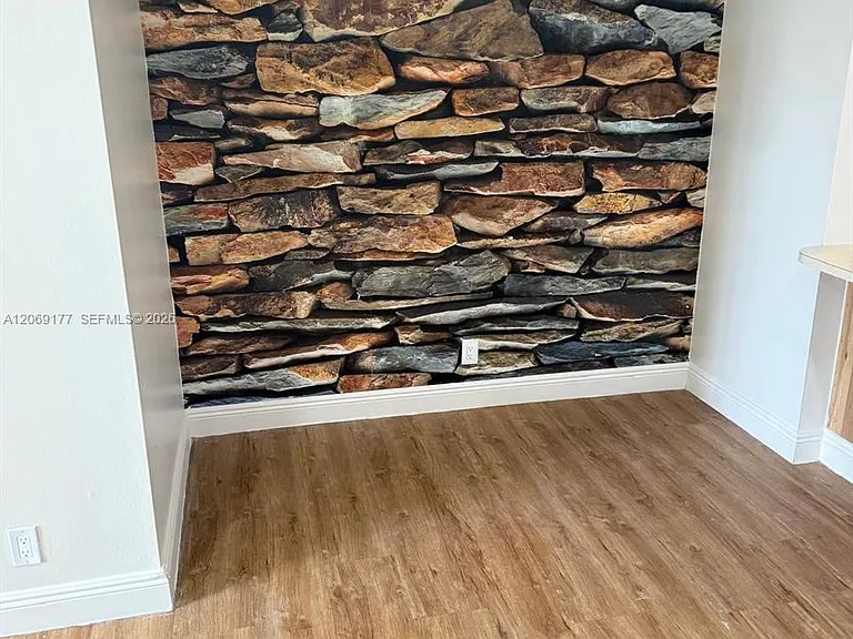 529 Shady Pine Way #B2 — Photo 3