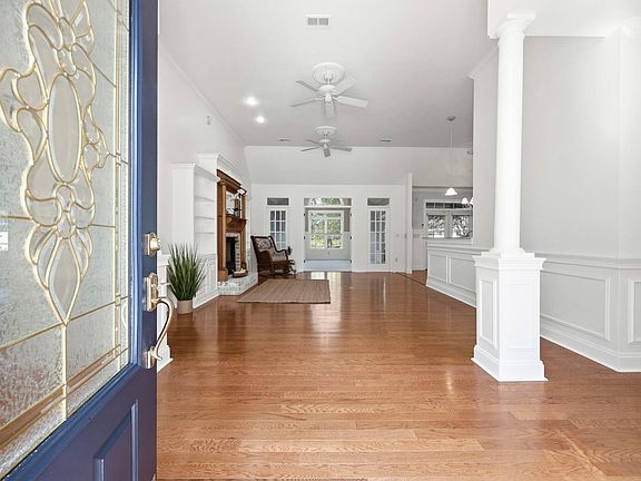 4th image of 4464 Firethorne Dr.