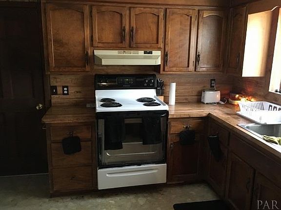 4th image of 3437 Andrew Ave