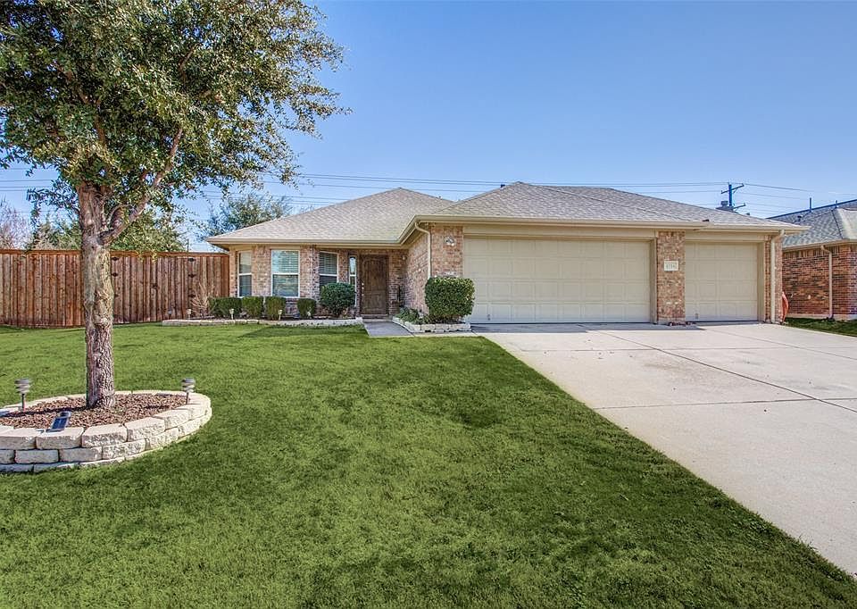 1st image of 4104 Lone Star Ln