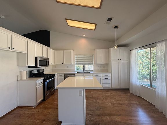 4th image of 42472 Plains Dr