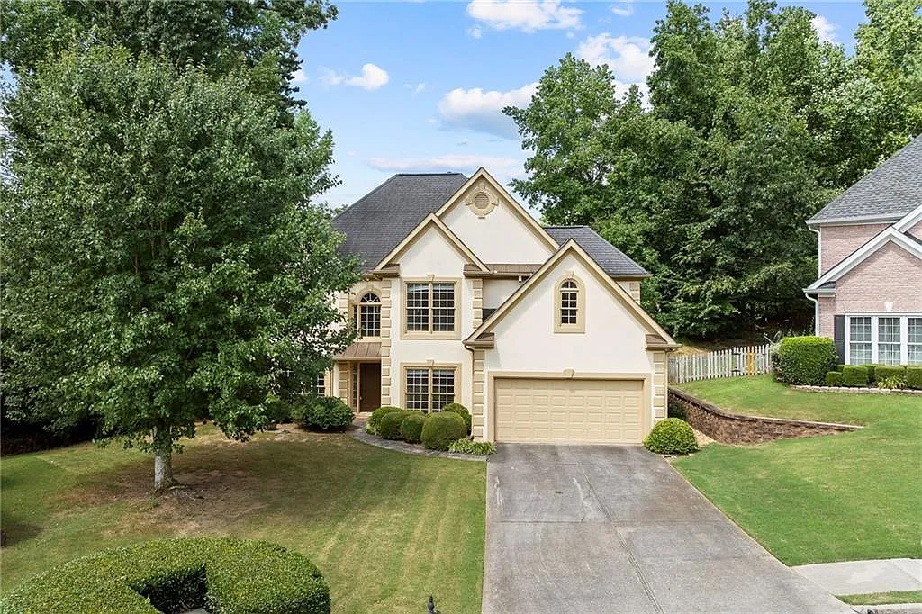 4 bed, 3.0 bath, 2988 sqft, $2,800 — Photo 1