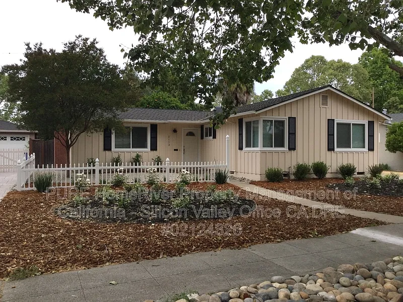 3 bed, 1.0 bath, 1151 sqft, $3,800 — Photo 1