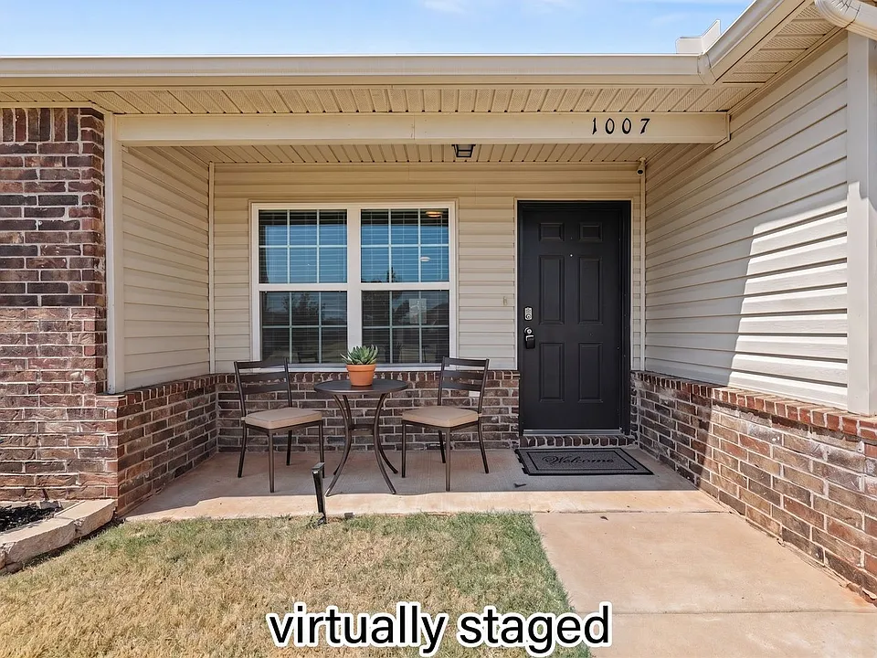 1007 N Deer Court Way