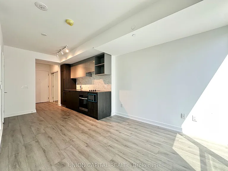 252 Church St #1110 — Photo 8