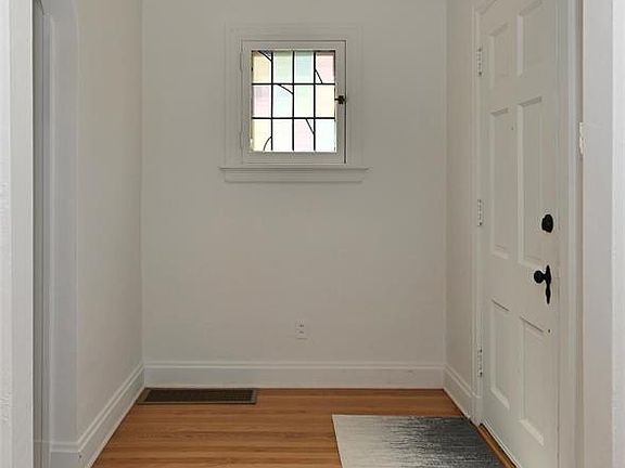 3rd image of 6546 Hancock Ave