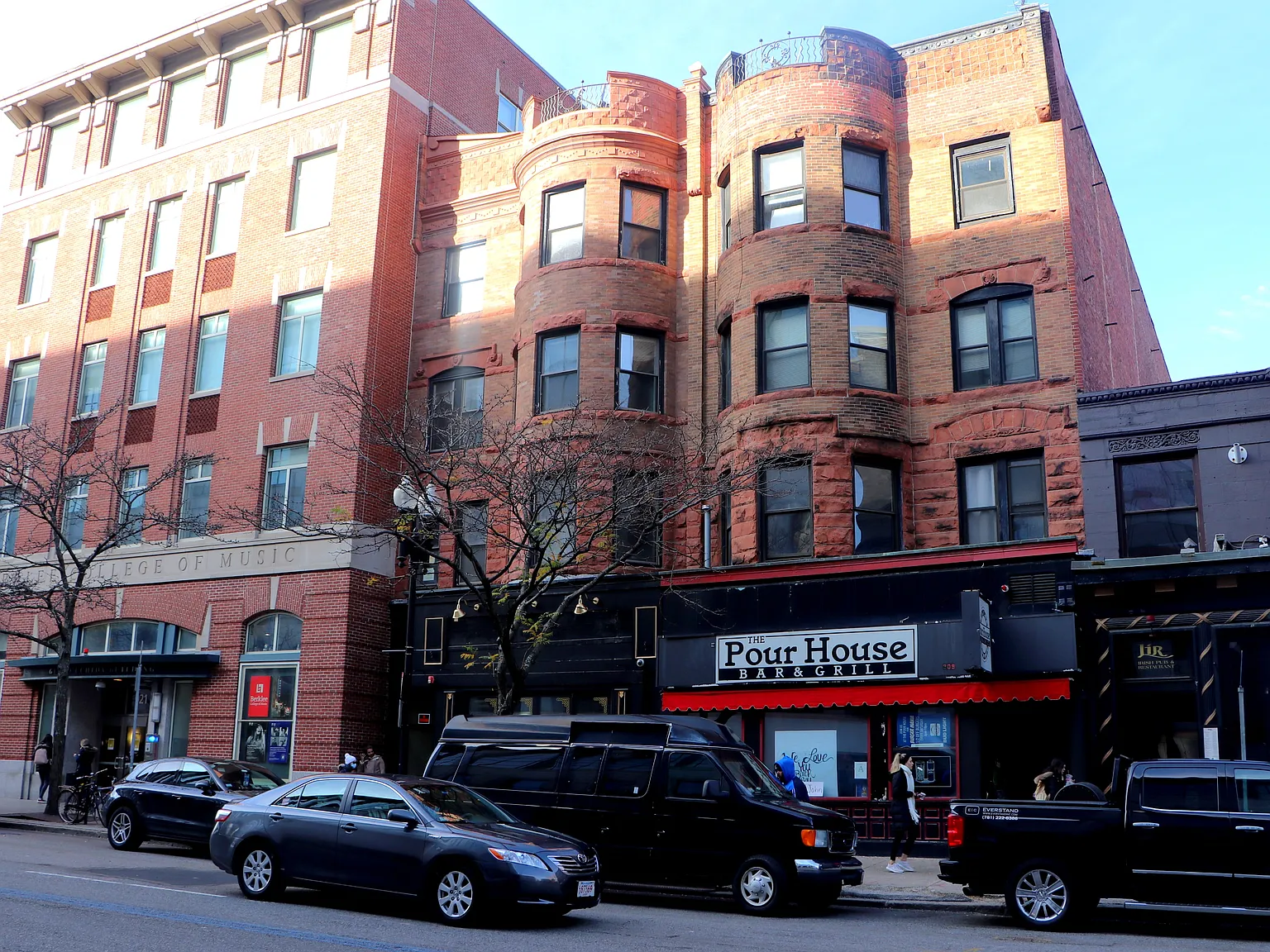 1 bed, 600 sqft, $2,995 — Photo 3