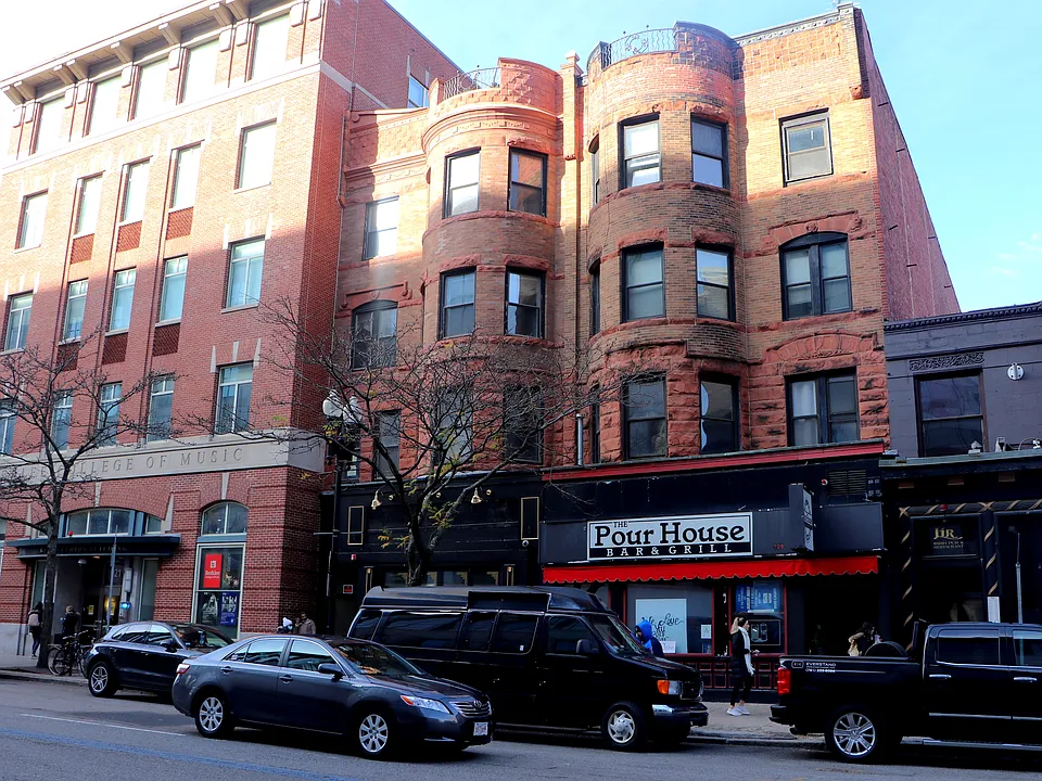 913 Boylston St #3