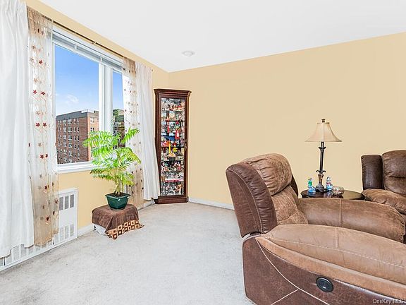 5th image of 2 Sadore Ln APT 5L