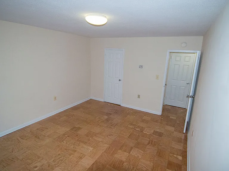 Steward Tower Apartments — Photo 63