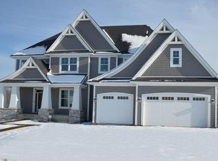 5140 N Yellowstone Ln, Plymouth, MN 55446