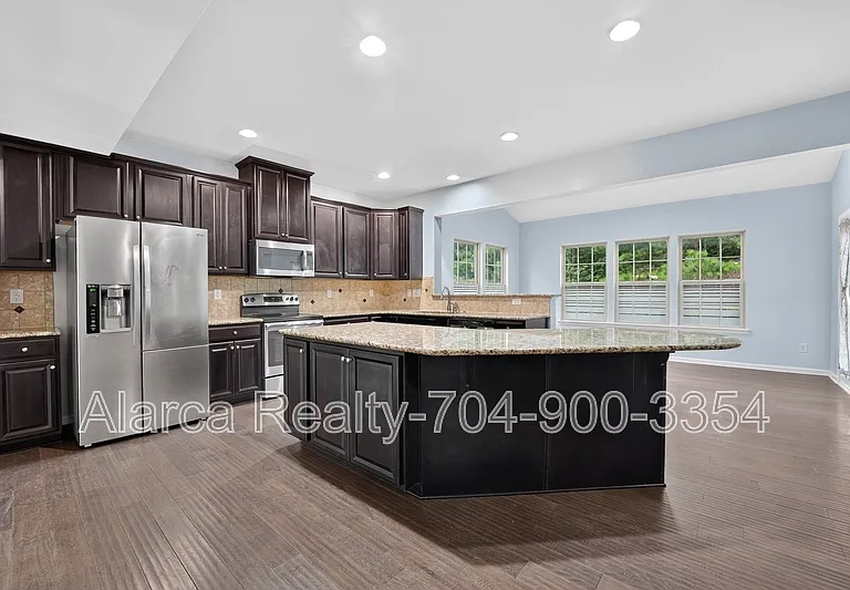 5804 Selkirkshire Rd — Photo 3