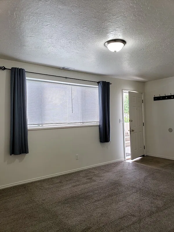 Must-see Updated Fourplex in North Orem — Photo 3
