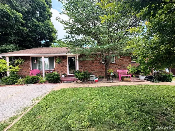 334 Pleasant Ridge Rd, Fairview Heights, IL 62208