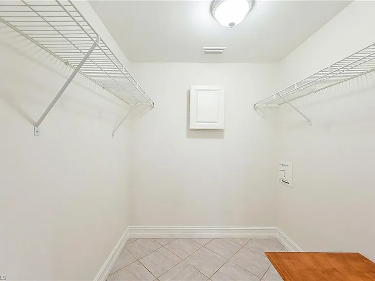 1933 Courtyard Way #D-103 — Photo 12