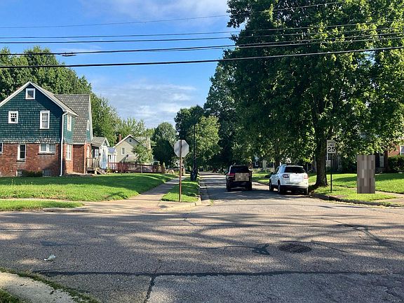 4th image of 852 Hayden Ave