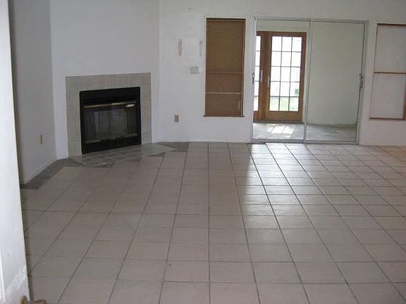 2nd image of 1522 Long Pond Dr