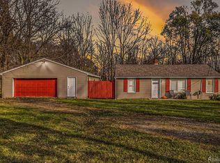 5950 Kader Dr, Flint, MI 48506