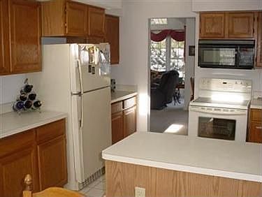 4th image of 640 Fairfield Ln