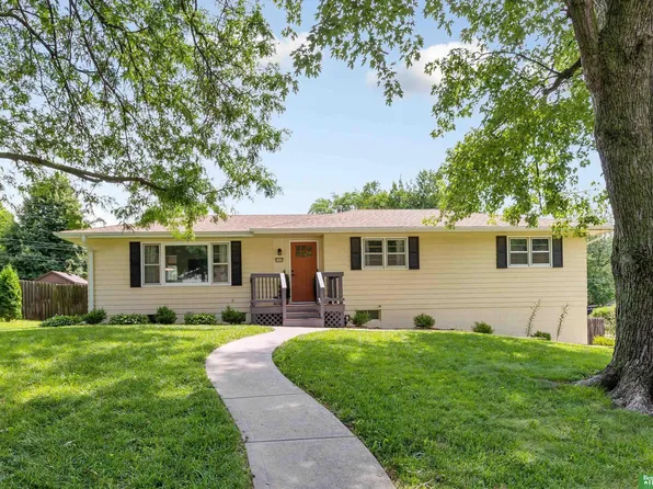 3137 S 118th St, Omaha, NE 68144