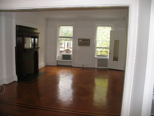 Rented by Rapid Realty Cobble Hill | media 8