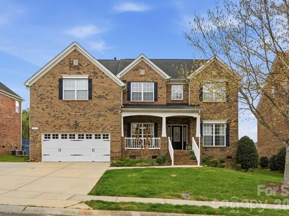 422 Deer Brush Ln, Waxhaw, NC 28173