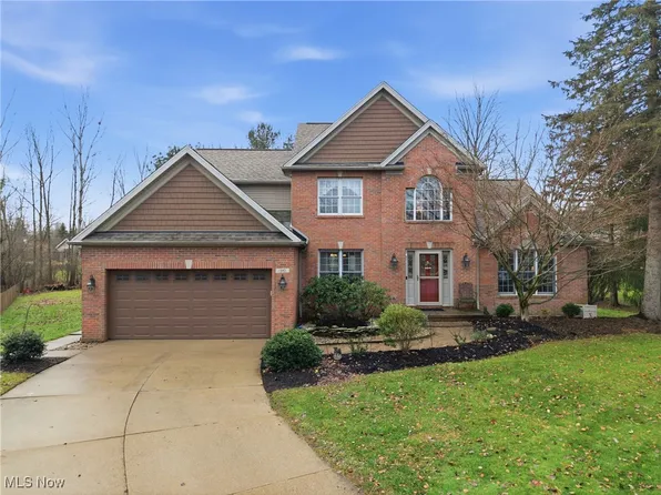 1390 Silverdale Cir, Twinsburg, OH 44087