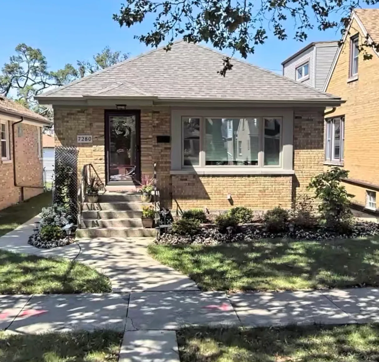 3 bed, 1000 sqft, $3,300 — Photo 1