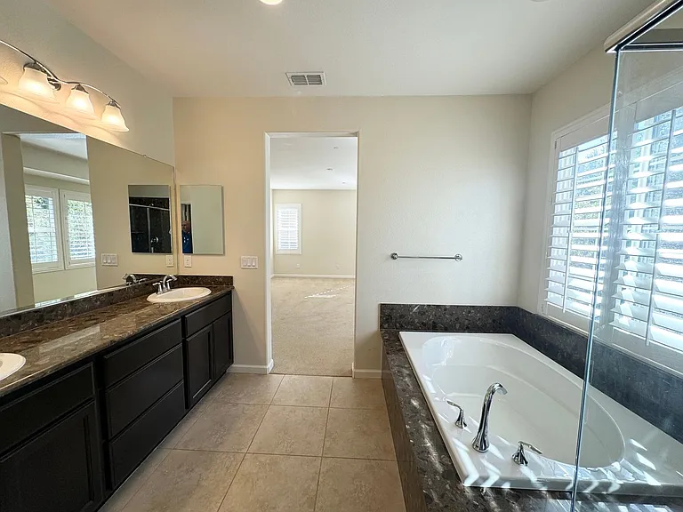 3508 Corsica Ct — Photo 15