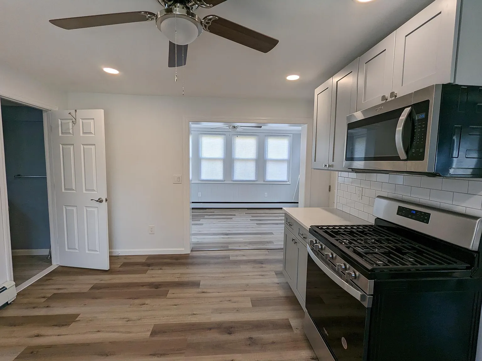2 bed, 1200 sqft, $2,700 — Photo 3
