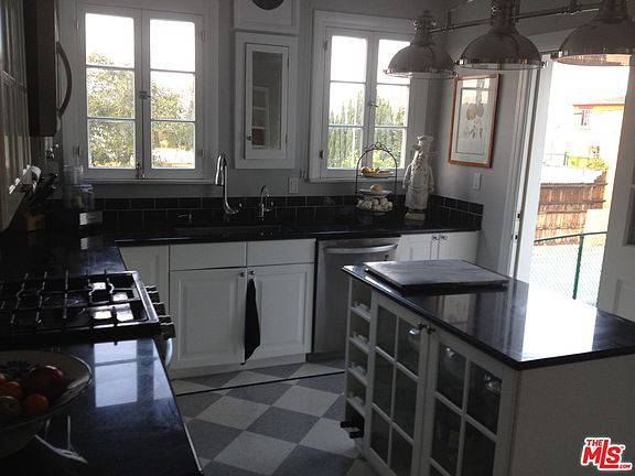 4th image of 1156 S Victoria Ave
