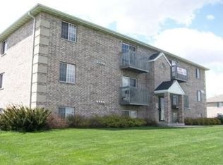 1014 Arcadia Dr APT 9, Dekalb, IL 60115