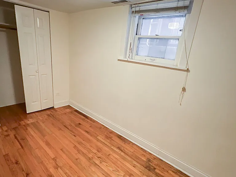 3309 N Southport Ave — Photo 8