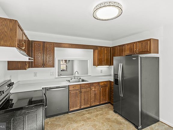 4th image of 3803 Vermont Ct