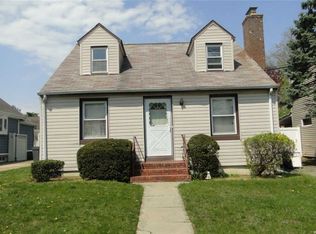 48 Clifford St, Lynbrook, NY 11563