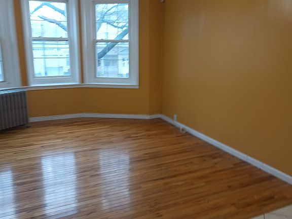 4th image of 127 Sylvan Ave APT 2