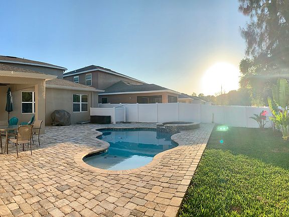 2nd image of 10612 Scenic Hollow Dr