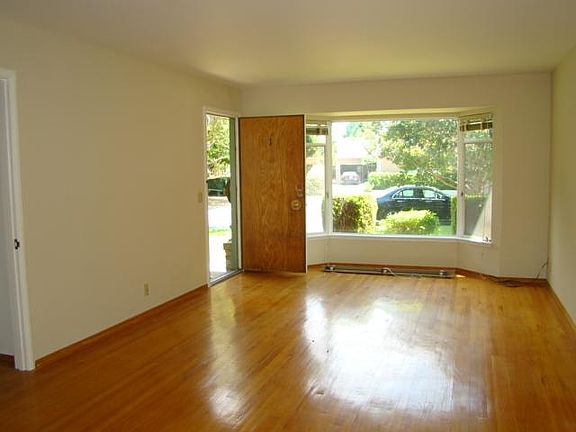 3rd image of 15 Kent Pl APT 1