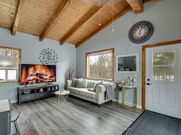 2nd image of 1017 Barlochan Rd