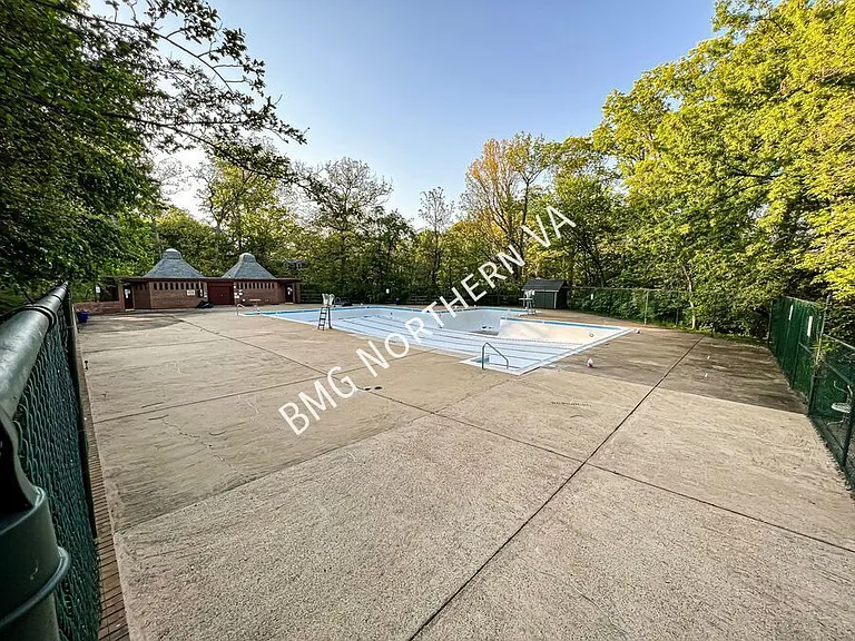 1400 S Edgewood St #520 — Photo 27