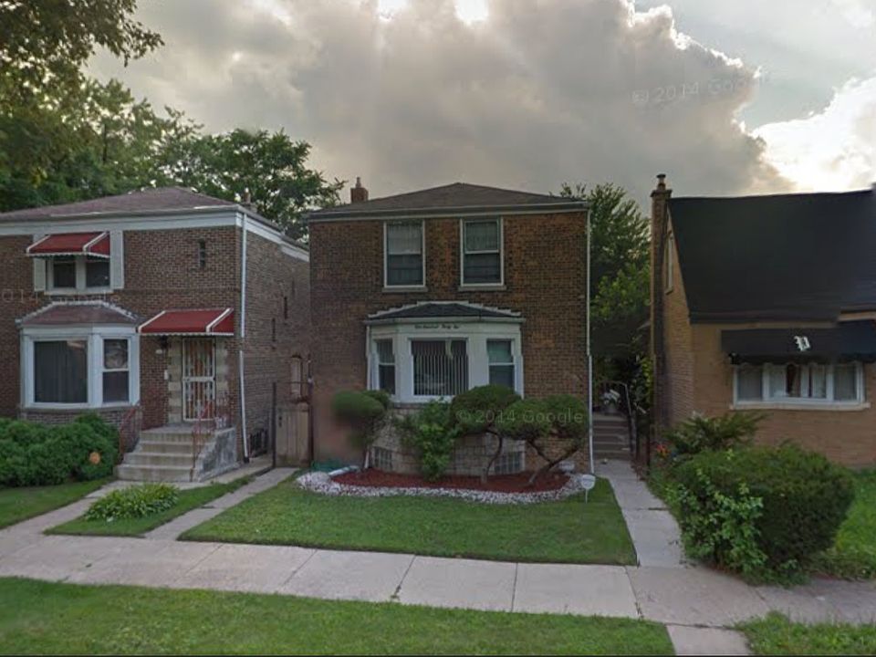 2nd image of 10042 S Vernon Ave