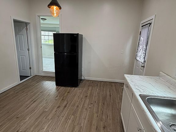 4th image of 1208 Broadway #2