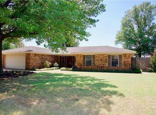 1424 Plains Ave, Weatherford, OK 73096