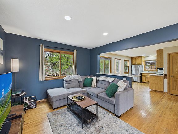 4th image of 1405 Mahtomedi Ave