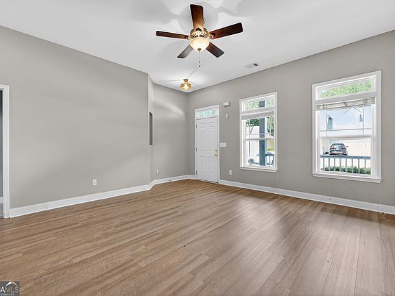 3rd image of 719 Ivy Brook Way