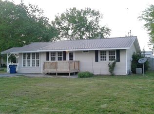 117 E George St, Adairsville, GA 30103