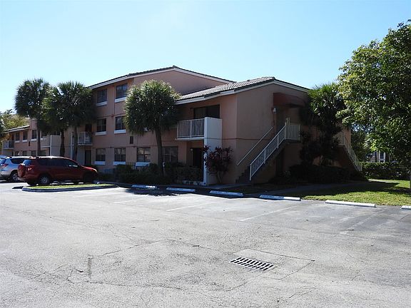 4th image of 7230 NW 179th St APT 307